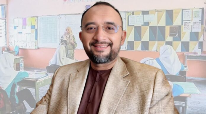 Dua guru sekelas: ‘Betulkan tiang sebelum hias atap’