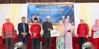 Dua pelajar cemerlang STAM terima RM1,000