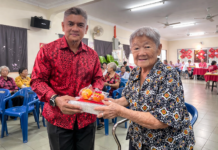 Kuih kapit mengikat kasih melangkau bangsa