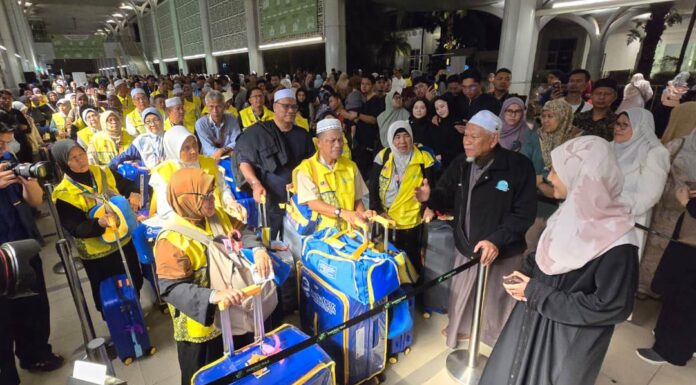 Kumpulan pertama 272 jemaah Andalusia berlepas tunai haji