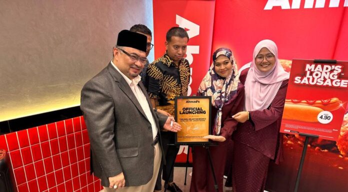 Ahmad’s Fried Chicken lancar ‘outlet’ pertama
