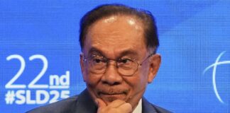 Anwar runsing: PKR pecah paling teruk dalam sejarah