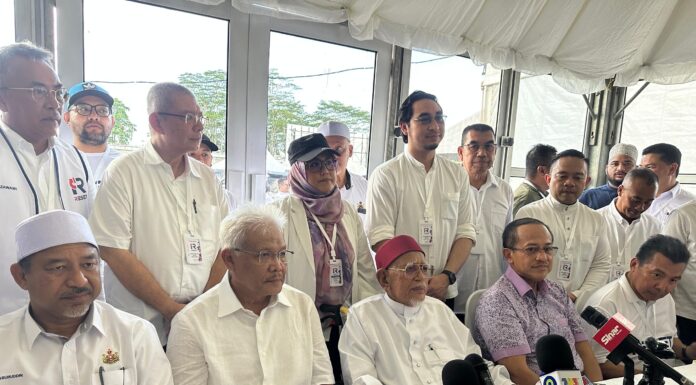 Hamzah kekal Ketua Pembangkang, Dr Sam Pengerusi PN