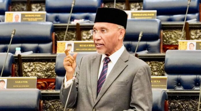 Apa kayu ukur bila mendakwa diri sendiri betul?