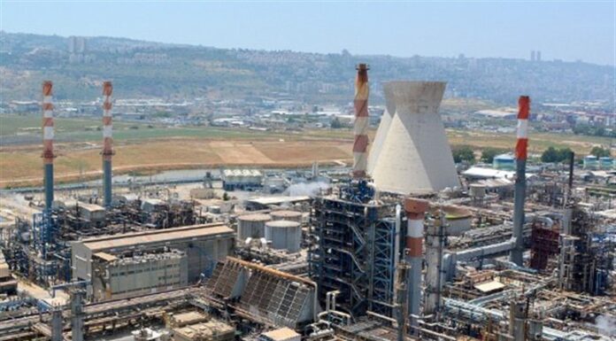 IRGC serang balas loji petrokimia Haifa, selatan Israel