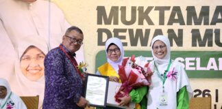 Mengangkat srikandi, menghargai bakti
